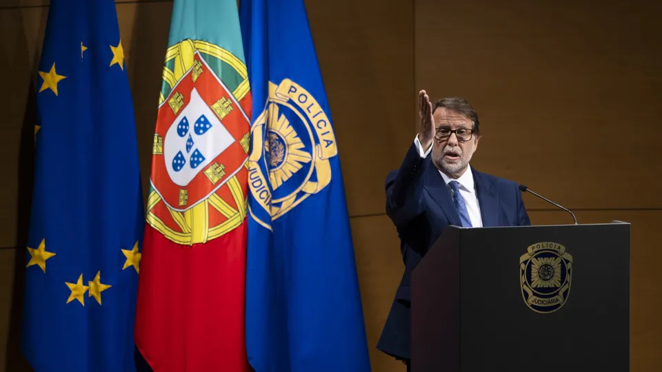 Diretor da PJ admite que versão do RASI com dados sobre extremismos foi "base de trabalho"