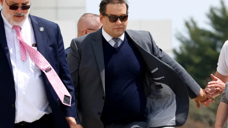 Trump comuta pena de ex-deputado republicano condenado por fraude