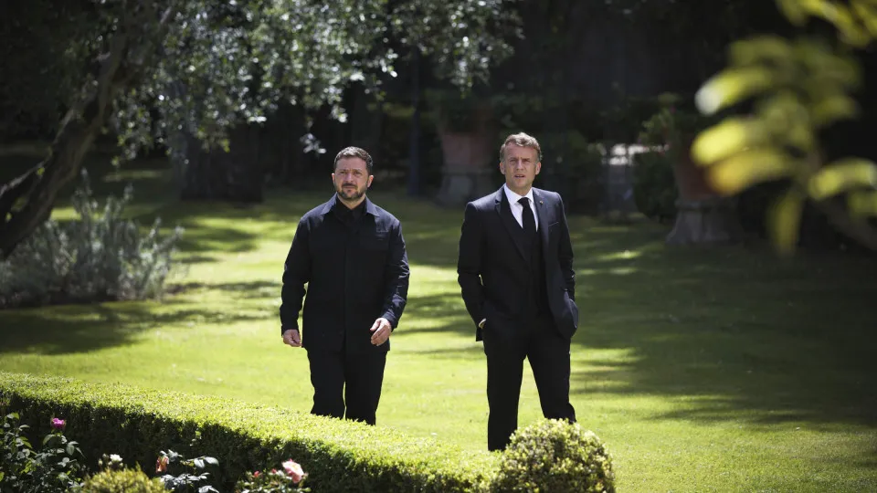 Ukraine's Zelensky, France's Macron meet in Rome on the sidelines of the pope's funeral