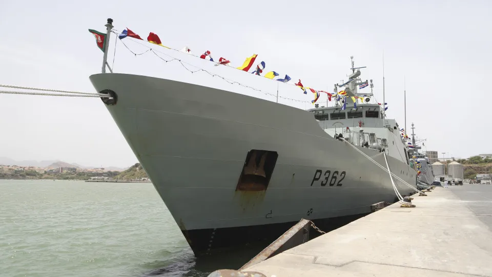 Navio patrulha oceânico NRP Sines visita Cabo Verde