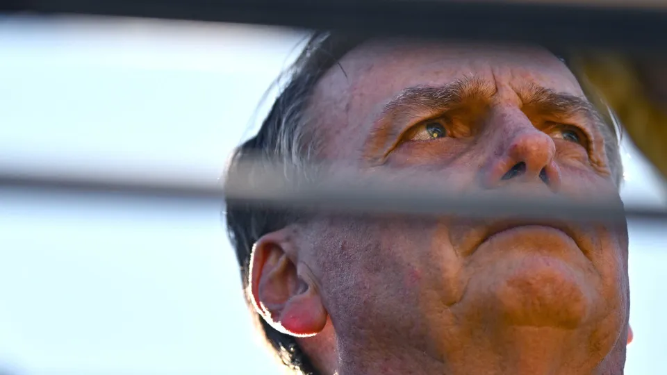 Bolsonaro leads demonstration in Brasilia three days after leaving the hospital
