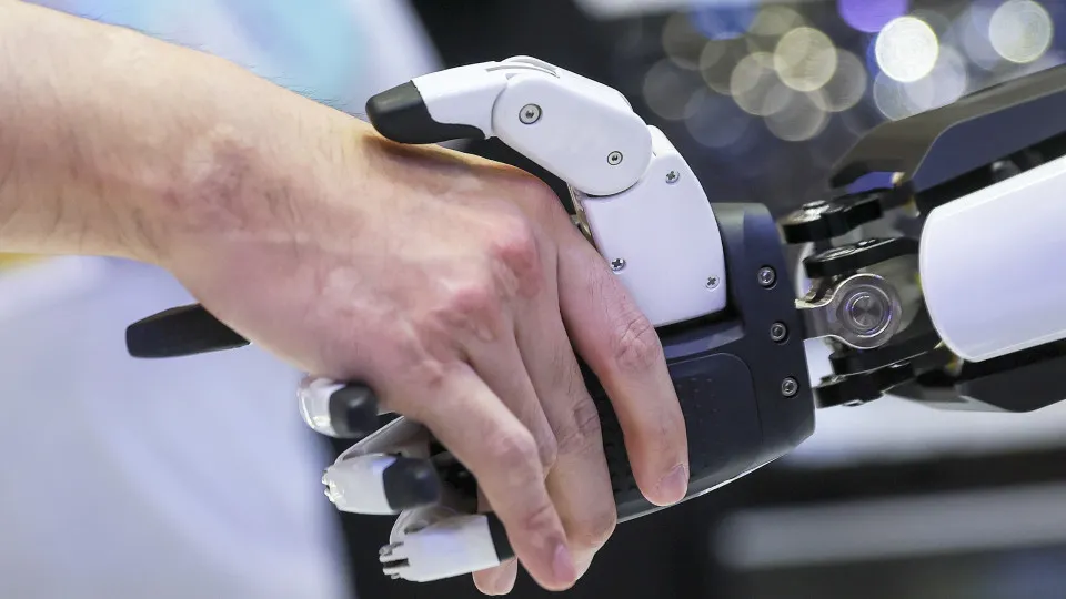 Chery introduces the 'Mornine' humanoid robot sales assistant at Malaysia Autoshow