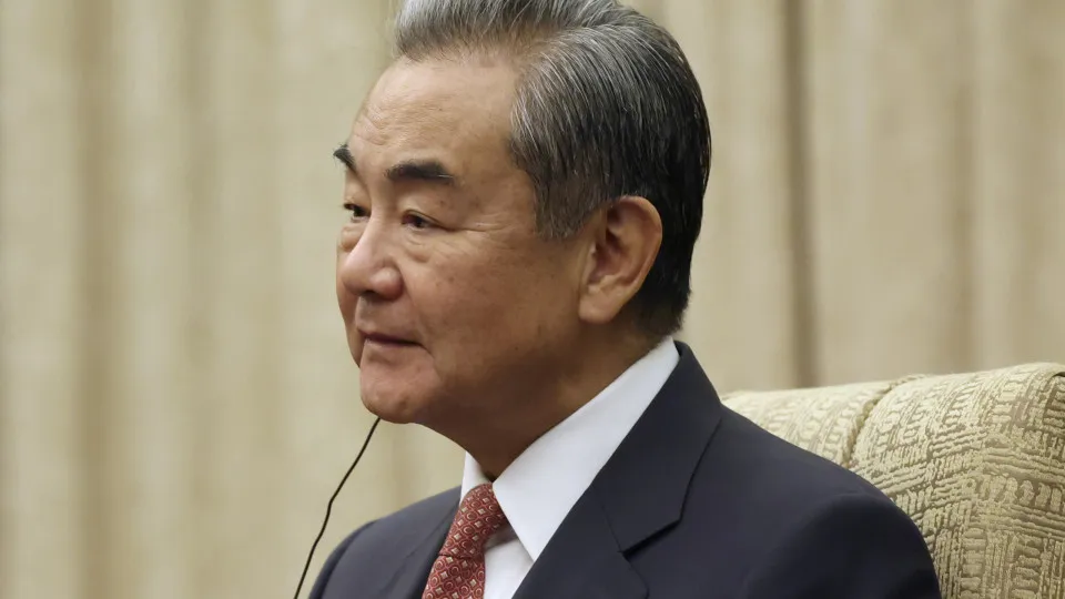 Guyana's foreign minister visits China