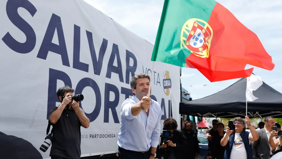 Ventura antecipa "maioria absolutíssima" entre Chega e AD