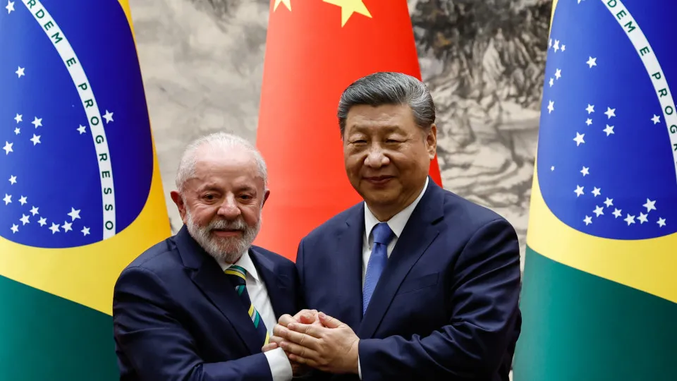 Brasil e China avaliam positivamente sinais de diálogo entre Putin e Zelensky