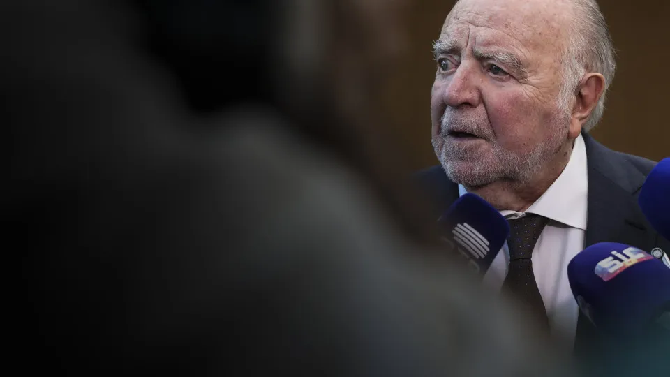 Almoço de apoio ao candidato a secretário-geral do PS, José Luís Carneiro