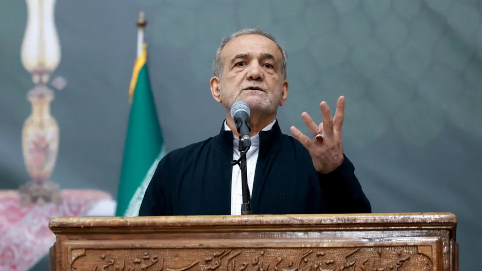 Presidente iraniano ameaça resposta "mais forte" se ataques continuarem