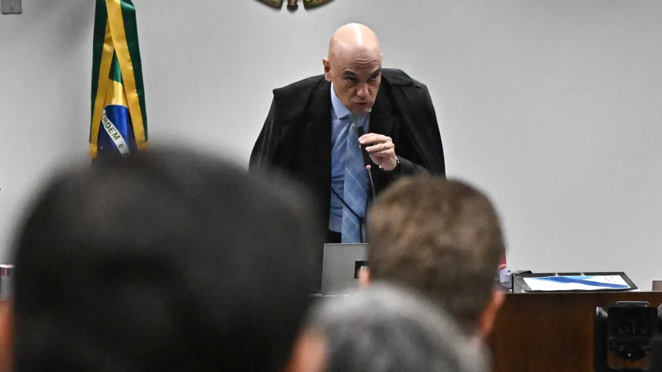 Brasil: Houve tentativa de golpe e líder é Bolsonaro, diz juiz relator