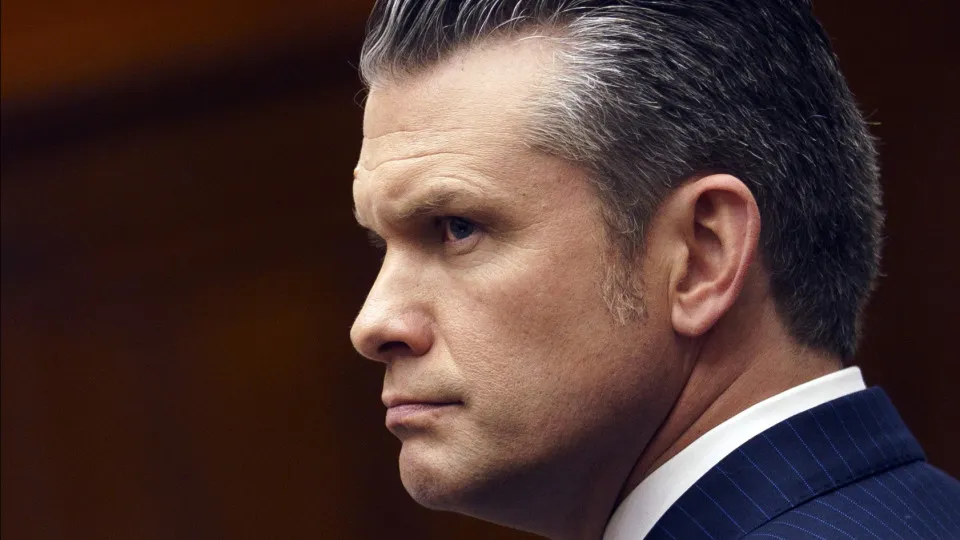 Hegseth avisa Irão para não atacar os interesses dos EUA