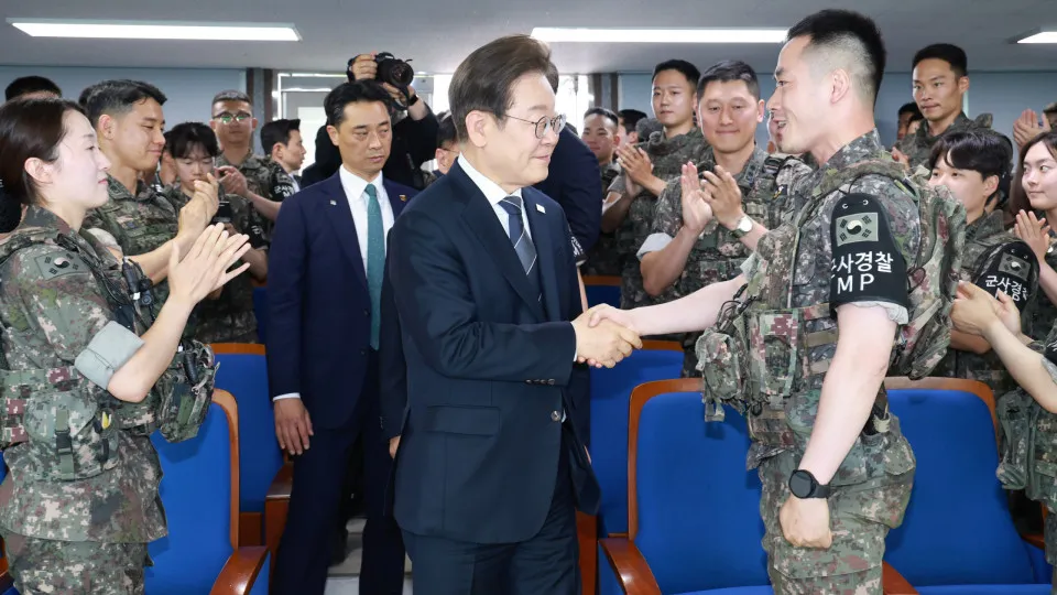 South Korean President Lee visits front-line Army unit