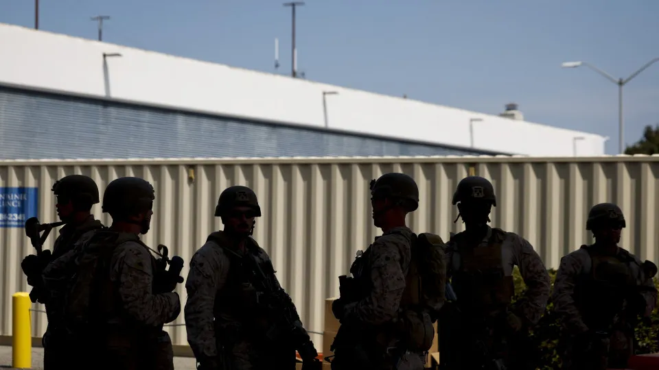 US Marines arrive in Los Angeles during ongoing anti-ICE protests