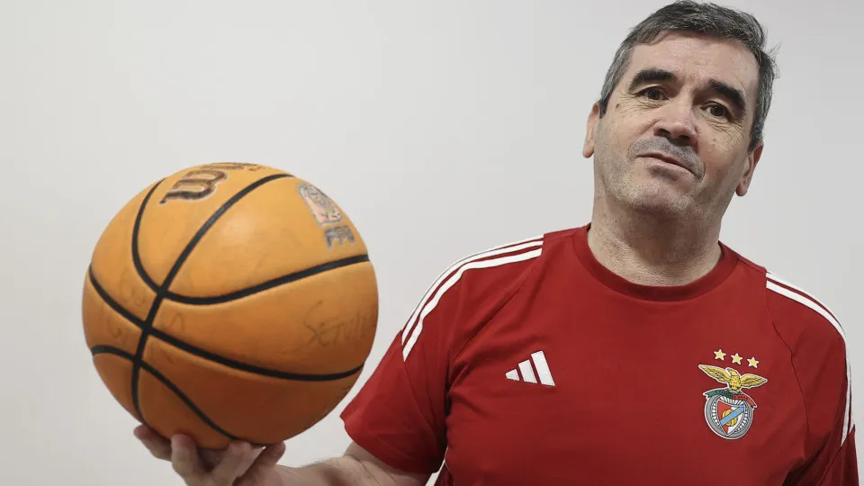 Entrevista: Norberto Alves, treinador de basquetebol do SL Benfica