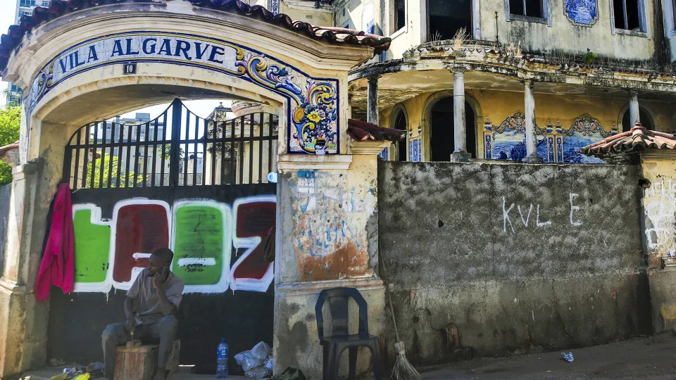 REPORTAGEM: Independências: Nas ruínas do terror da PIDE em Maputo só o sapateiro Celestino dá vida à Vila Algarve após 50 anos