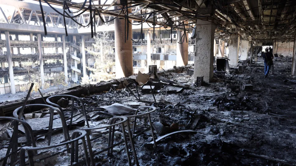 Israel countinues airstrikes on Iran