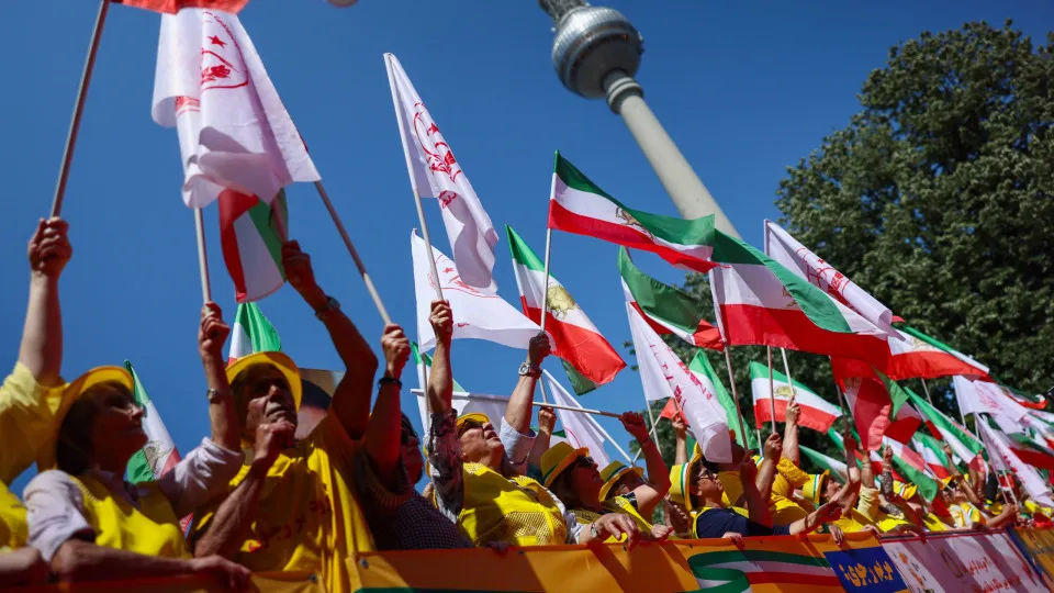 Demonstration for a free Iran in Berlin