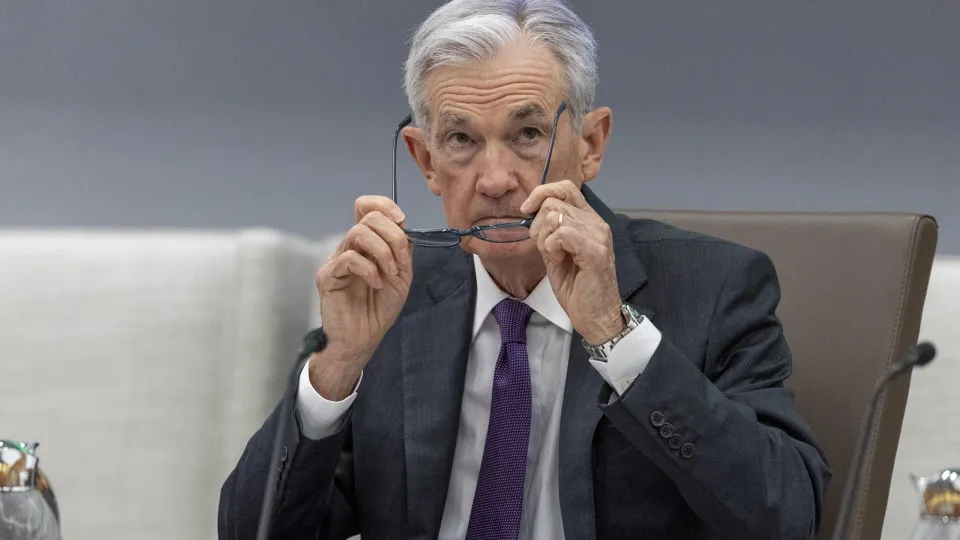 Maioria dos membros da Fed vê cortes nas taxas este ano