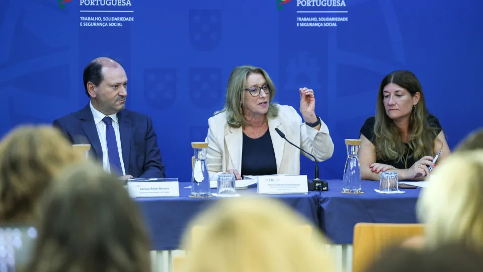 A ministra do Trabalho, Solidariedade e Segurança Social apresenta relatório anual sobre evolução da negociação coletiva