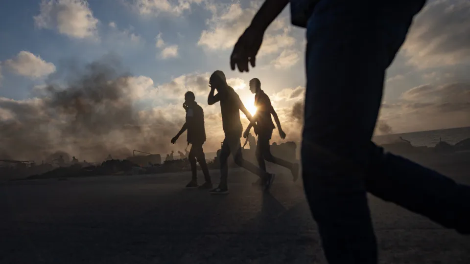 Palestinians gather to receive aid via Netzarim Corridor