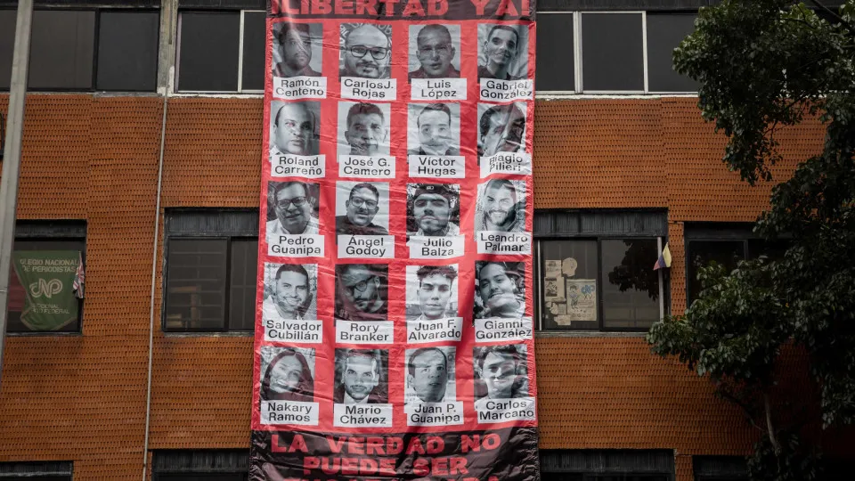 Organização exige que Venezuela proteja jornalista em risco de morte
