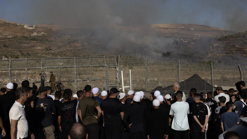 Druze poeple in Golan Heights gather near Syria border