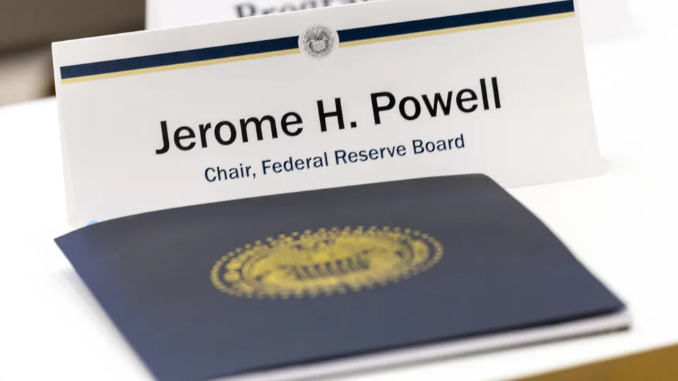 Fed alerta para aumento dos despedimentos e dos preços nos EUA