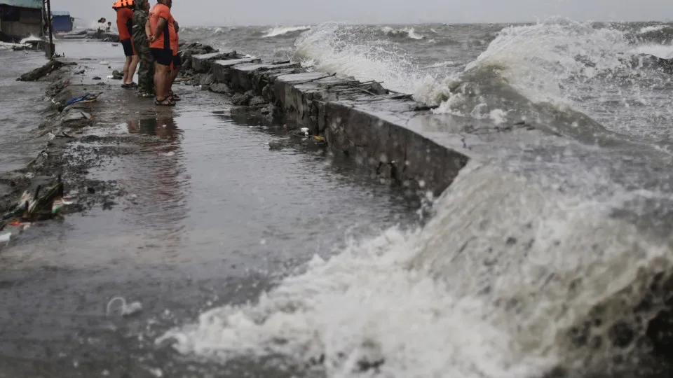 Tropical Storm Co-May batters the Philippine main island of Luzon
