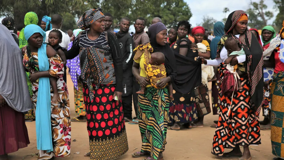 Moçambique/Ataques: Comida e apoio chega a milhares de deslocados em Chiúre, Faque só pensa no arroz para a mãe