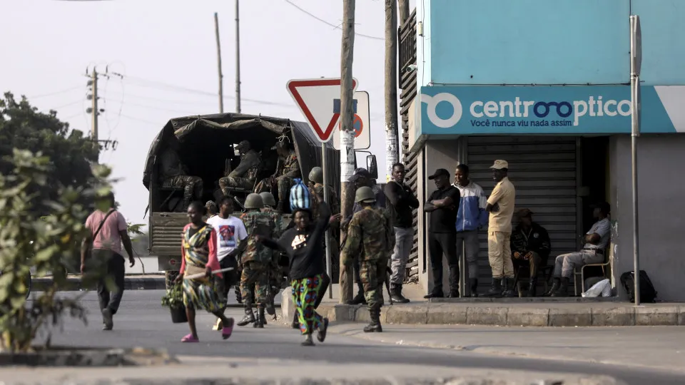 Angola: Quatro mortos e mais de 500 detenções em Luanda