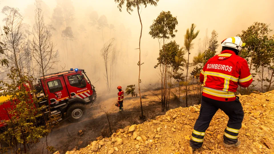 Fogos em Penafiel e Ponte da Barca com duas frentes ativas