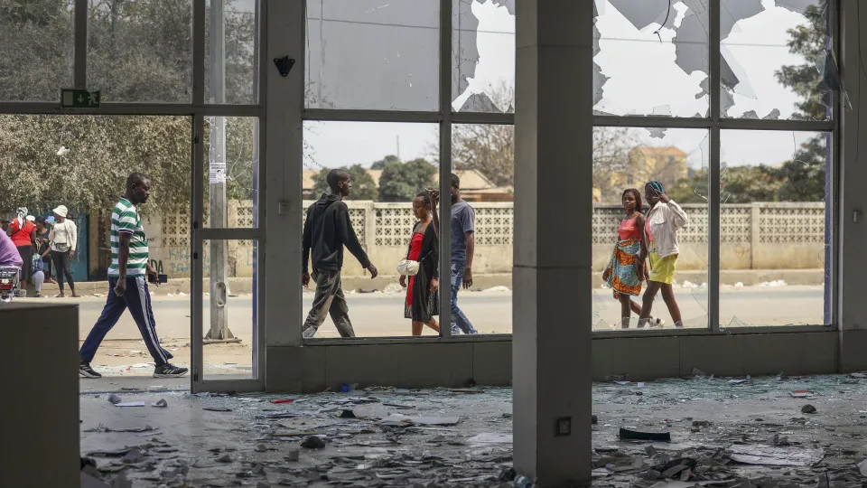 Tumultos em Luanda causaram 22 mortos e 197 feridos em dois dias