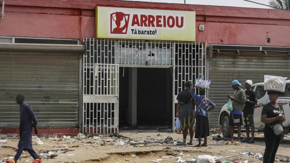 Tumultos em Luanda causaram 22 mortos e 197 feridos em dois dias