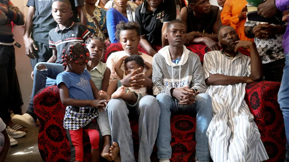 REPORTAGEM: Mãe morta a tiro nos tumultos em Luanda deixa seis órfãos e um bairro em luto
