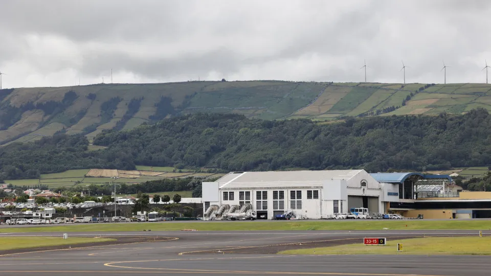Açores pedem intervenção junto dos EUA após pagamentos em atraso nas Lajes