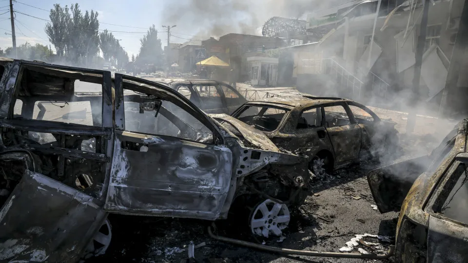 At least five injured in a Russian strike on Druzhkivka town in the Donetsk region