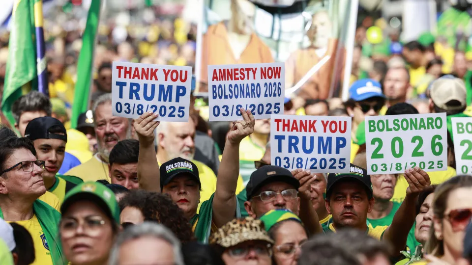 Bolsonaro's party calls for protests in defense of former Brazilian president