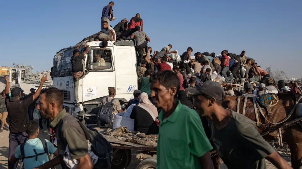 Aid trucks enter Khan Younis in southern Gaza Strip