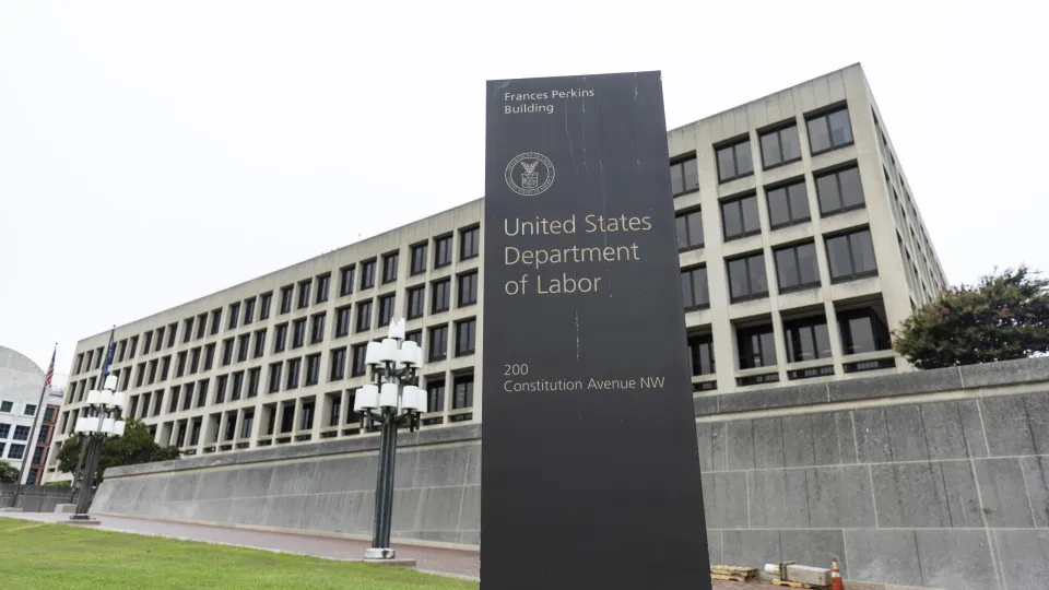 US President Trump expected to announce new BLS commisioner