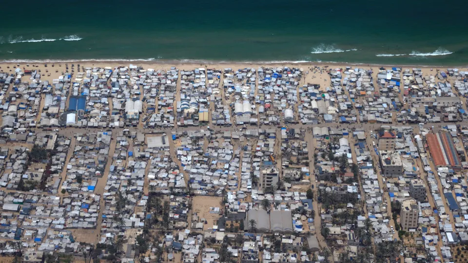 German Air Force drops aid over Gaza Strip