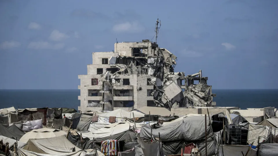 Tents of displaced Palestinians in northern Gaza