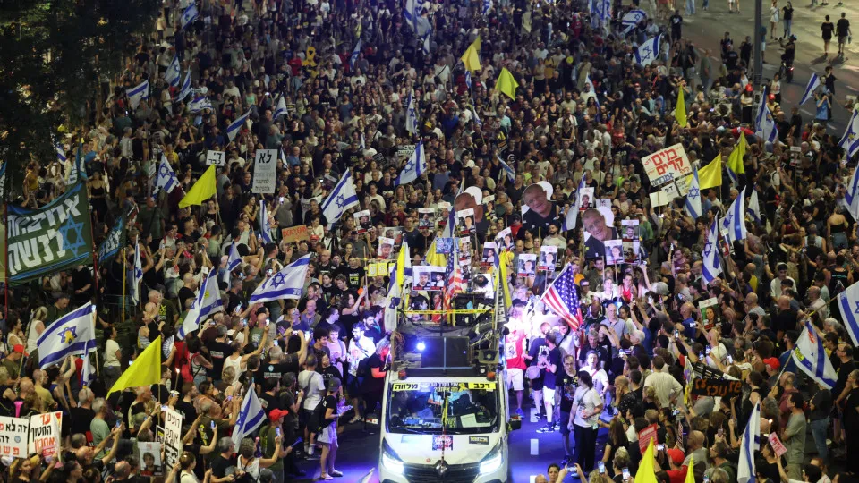 Protest in Tel Aviv calls to release the Israeli hostages held by Hamas in Gaza