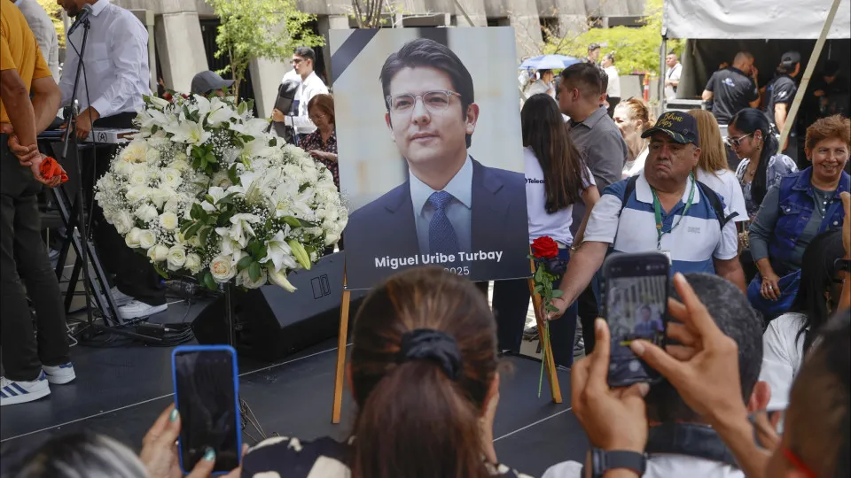 Colômbia. Jovem que matou Miguel Uribe condenado a 7 anos de prisão