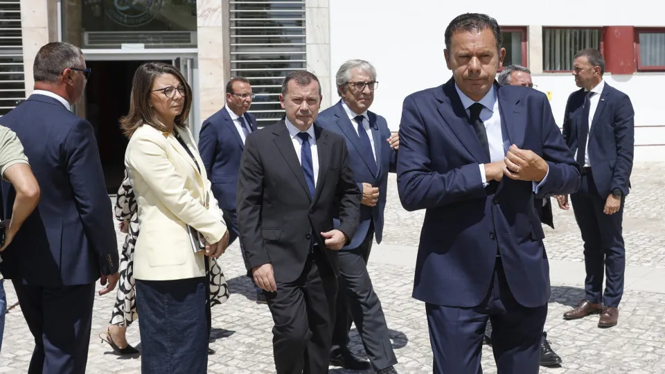 Luís Montenegro visita a Autoridade Nacional de Emergência e Proteção Civil