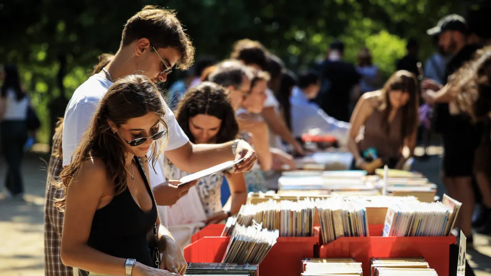 Arranca 12.ª edição da Feira do Livro do Porto