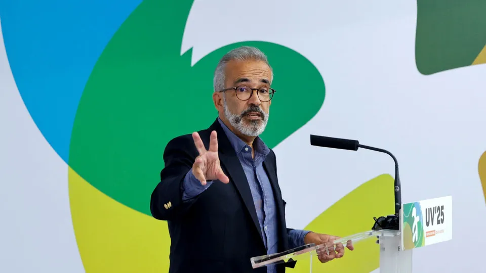 Rangel acusa Ventura de "ultraje aos bombeiros" com vídeo a apagar fogos