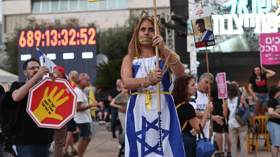 Dezenas de milhares protestam em Telavive contra ofensiva em Gaza