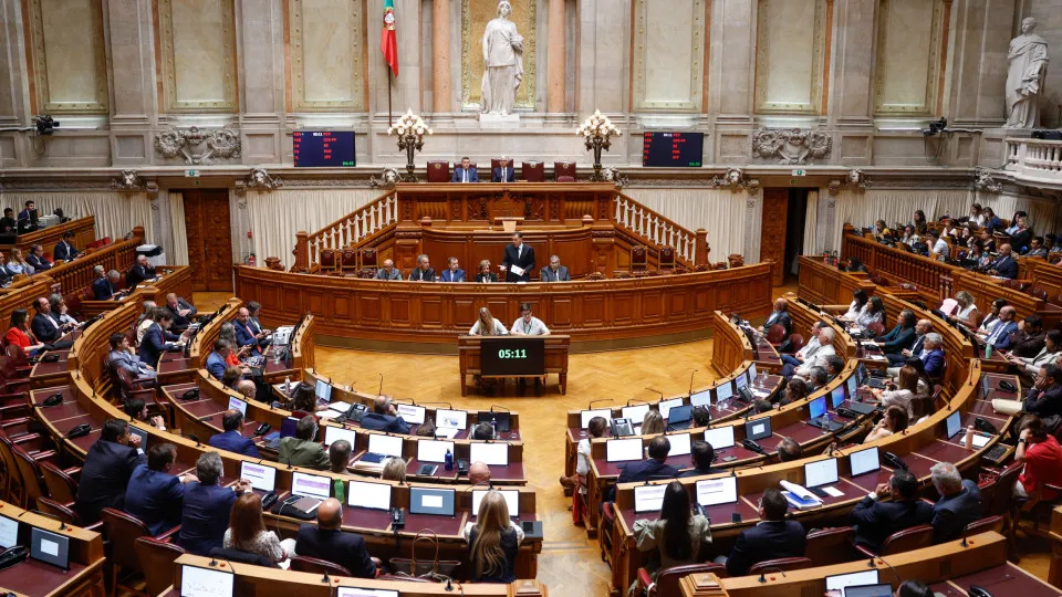 PSD acusa Ventura de "figura triste" e Carneiro de demagogia