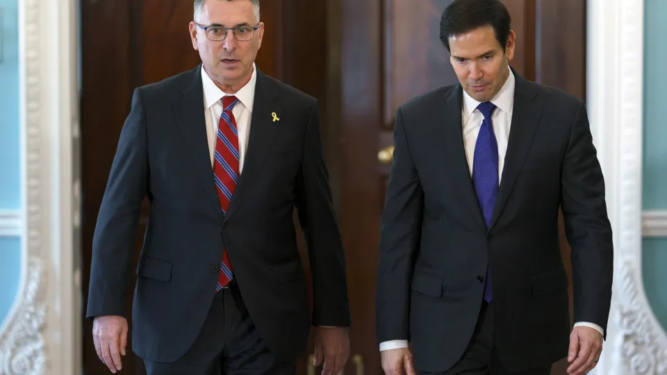 Estados Unidos garantem "compromisso inabalável" com segurança de Israel
