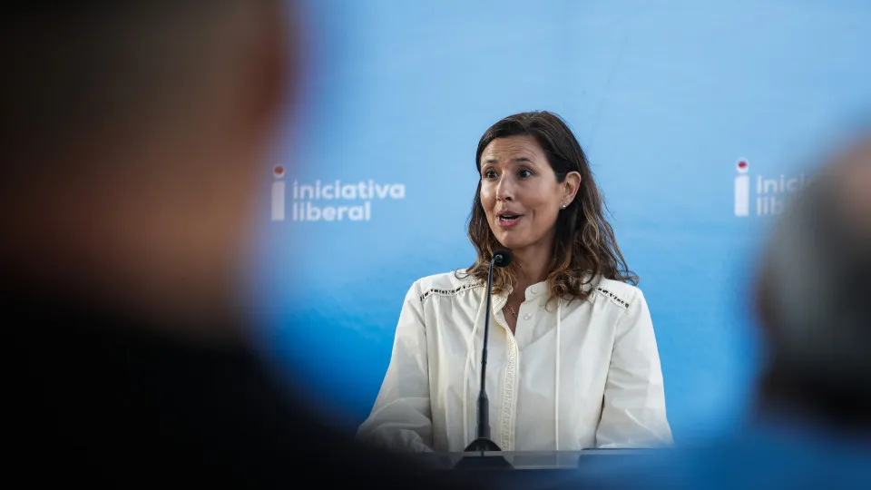 IL pede esclarecimentos ao Governo sobre proposta para 133 mil habitações