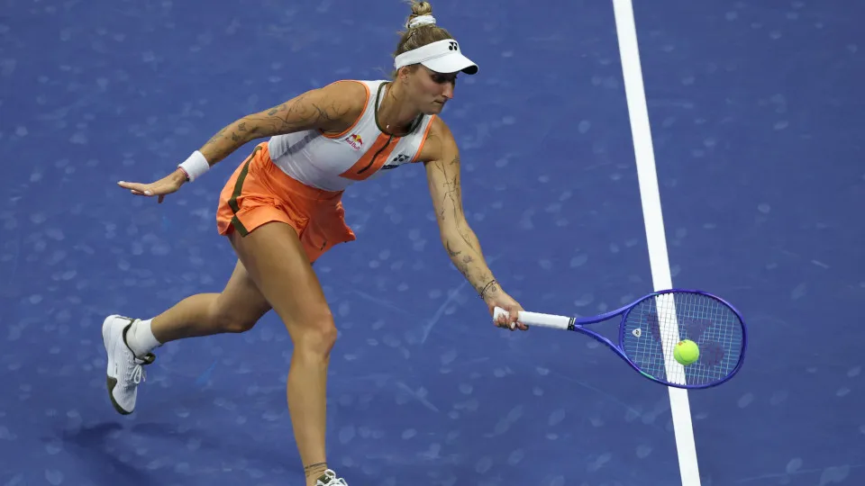 Marketa Vondrousova suspensa por 4 anos após recusa de controle antidoping