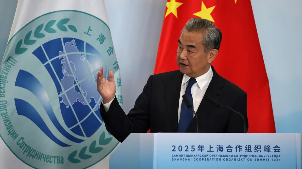 SCO tem plano de dez anos para promover mundo multipolar, diz Wang Yi